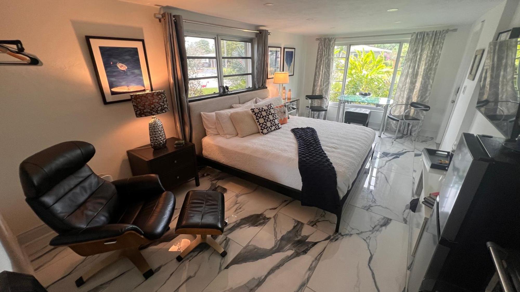 Paradise Gardens-Wilton Manors- Male Only 외부 사진